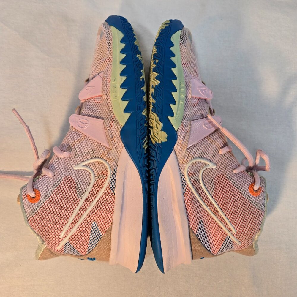 NIKE Kyrie 7 Exclusive "1 World 1 People" Regal Pink Sneakers Size 6.5Y 8W 6.5M - Picture 3 of 16